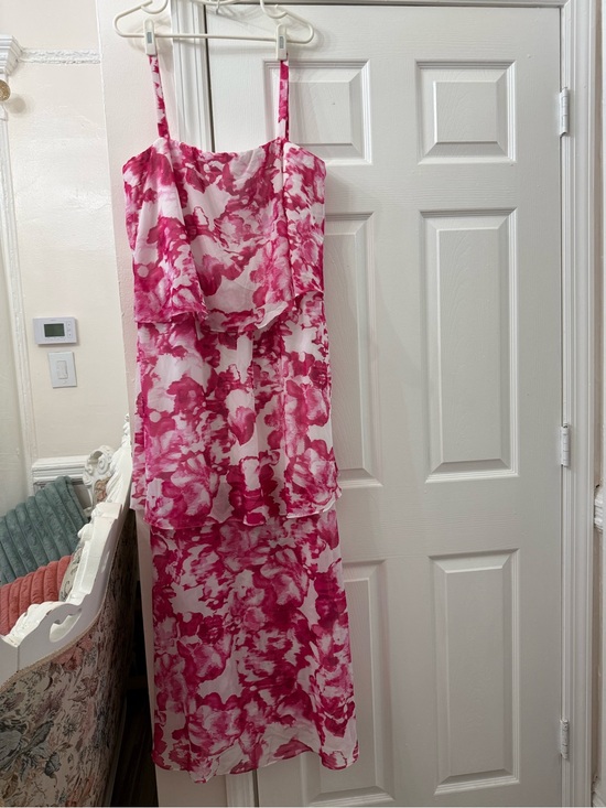 R&M Richards Dresses & Skirts - R&M Richards Pink and White Floral Maxi Dress